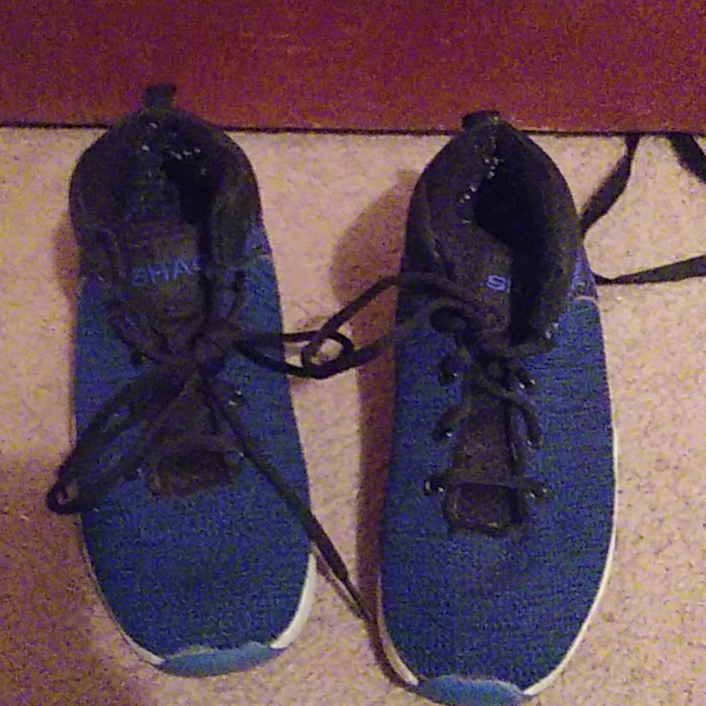 Black and blue boys tenni shoes